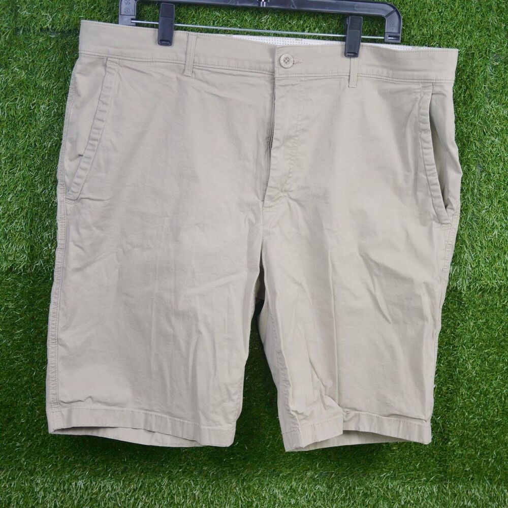 Rhone Classic Fit Chino Style Khaki Tan Shorts - Men's Size 40